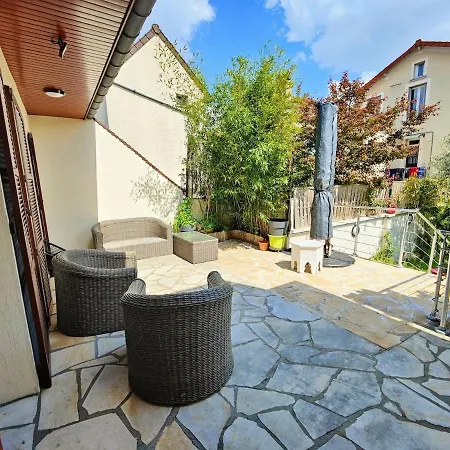 Vila Chic & Spacious Urban Oasis