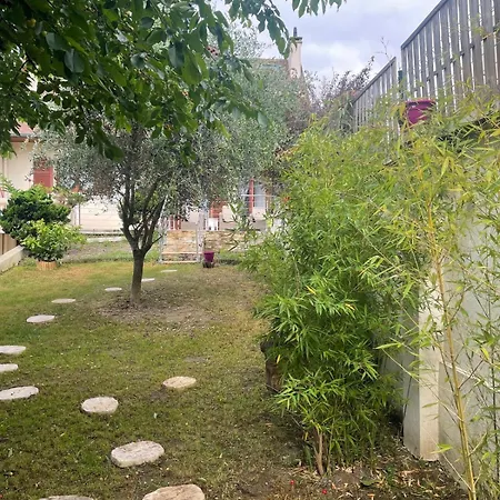Vila Chic & Spacious Urban Oasis La Courneuve