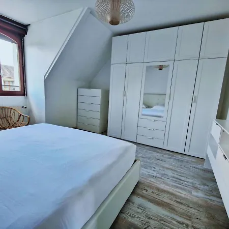 Chic & Spacious Urban Oasis Vila La Courneuve