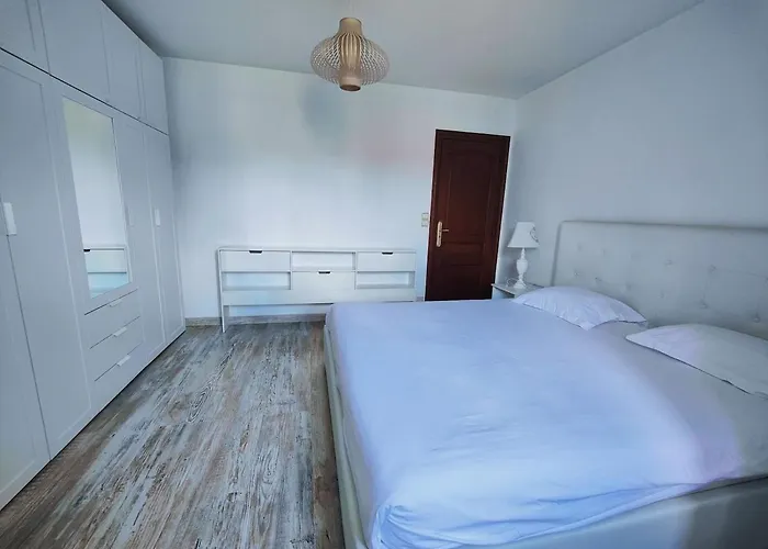 Chic & Spacious Urban Oasis La Courneuve