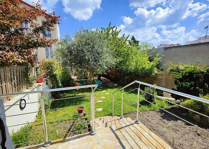 Chic & Spacious Urban Oasis La Courneuve