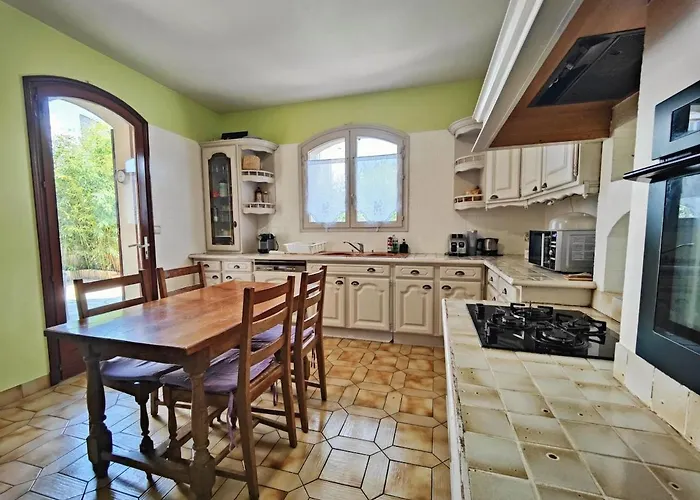 Villa Chic & Spacious Urban Oasis La Courneuve