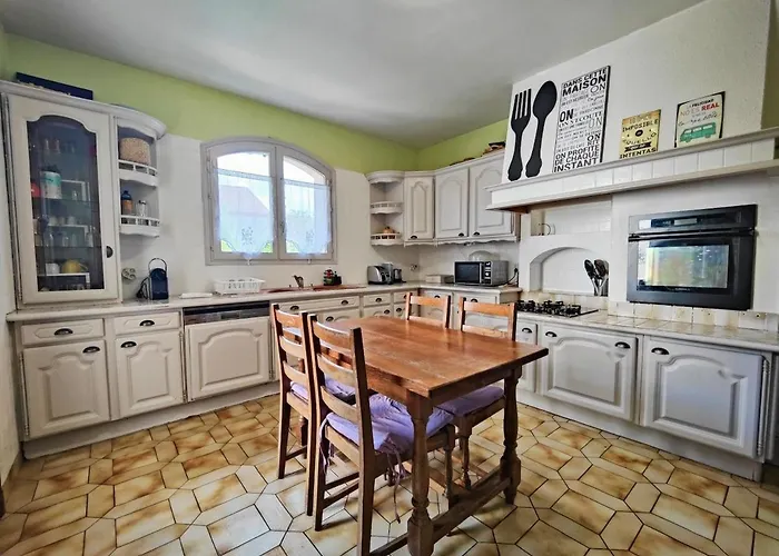 Villa Chic & Spacious Urban Oasis *