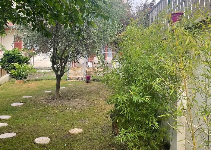 Villa Chic & Spacious Urban Oasis La Courneuve